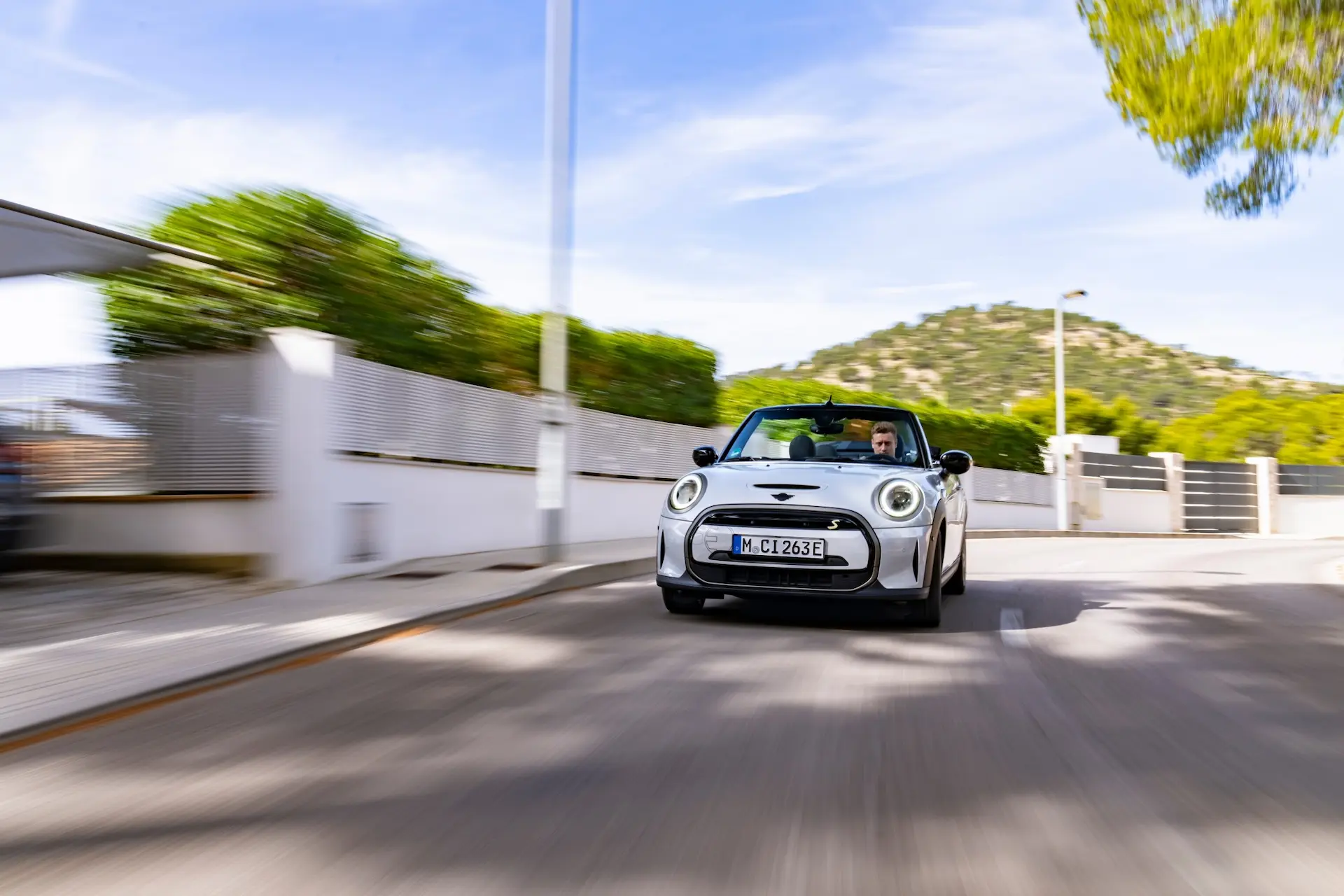 MINI driving in the city
